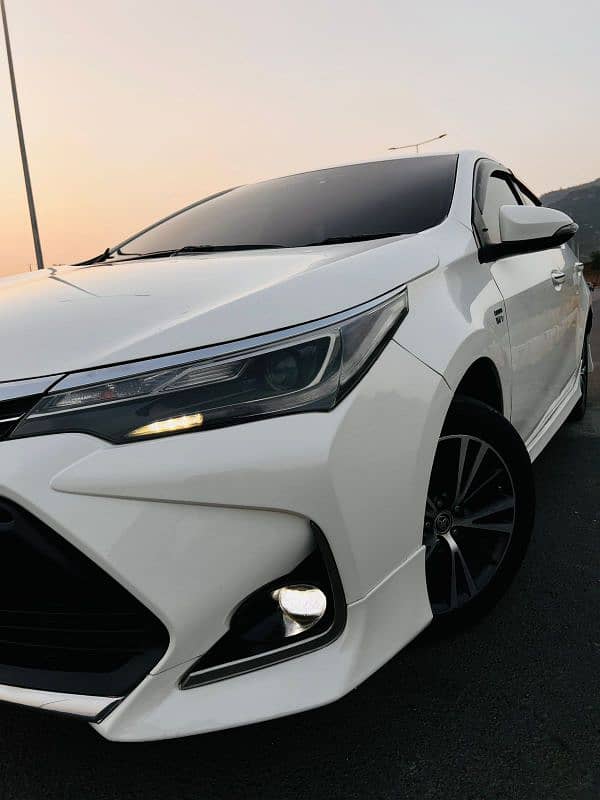 Toyota Altis Grande 2019 3