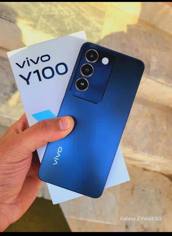 vivo y100  8+8 +256 gb complete box 0