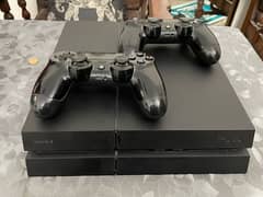 Ps4 with 2 controllers