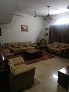 Furnished Luxurious 10 Marla House in Gulraiz