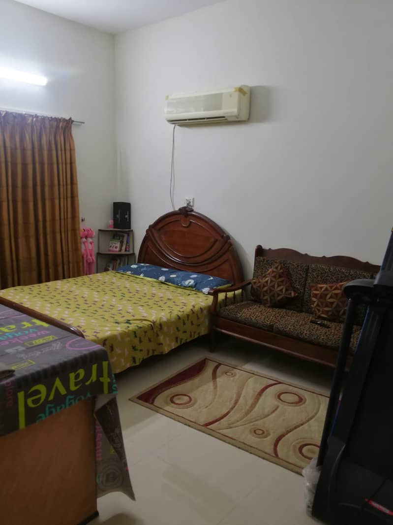 Furnished Luxurious 10 Marla House in Gulraiz 17