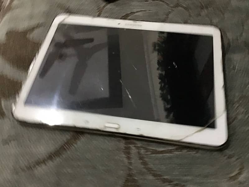 Samsung galaxy tab 3 SM-T530 0