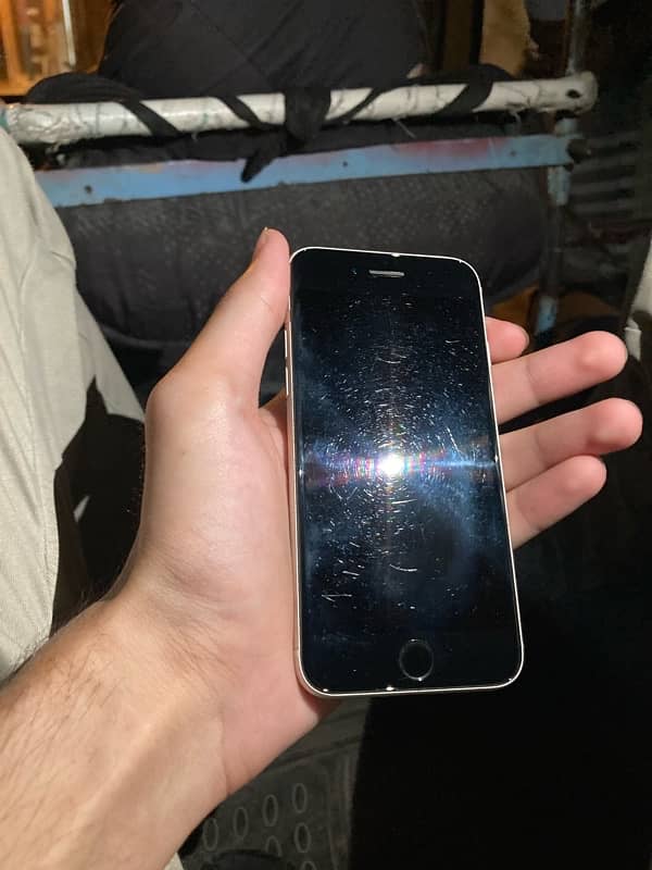 Iphone SE 2022 FU 4