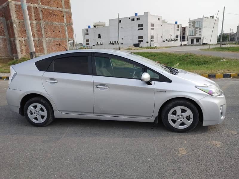 Toyota Prius 2011 12