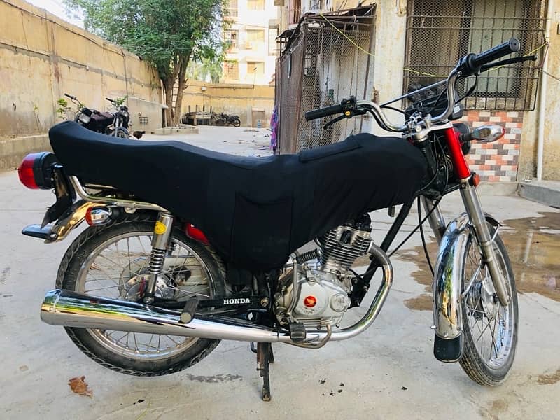 Honda CG-125 karachi number 5