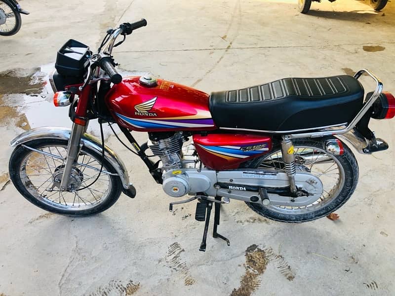 Honda CG-125 karachi number 10