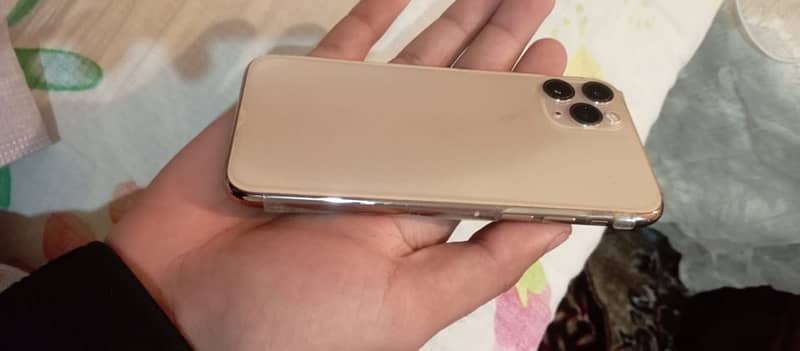 iPhone 11pro 10/9 condition 3