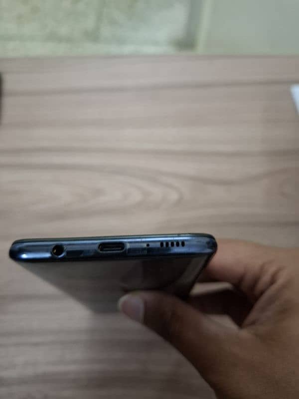 Samsung Galaxy A51 without charger 6