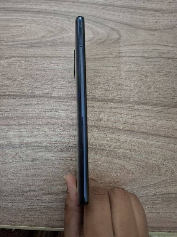 Samsung Galaxy A51 without charger 13