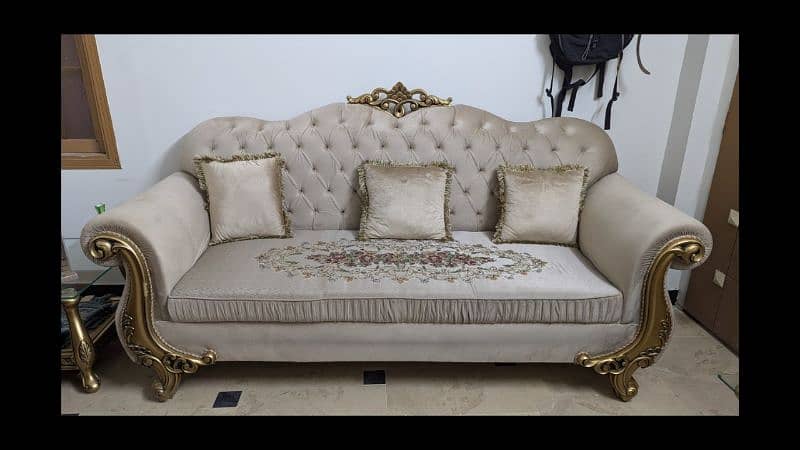 7 seated sofa set with middle table and side tables 0
