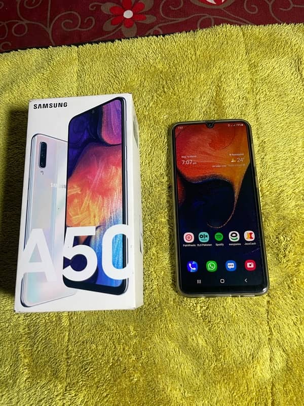 Samsung A50 6/128 With Box  Good  condition  no fault 0