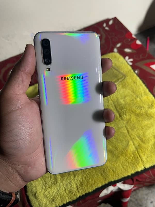 Samsung A50 6/128 With Box  Good  condition  no fault 3