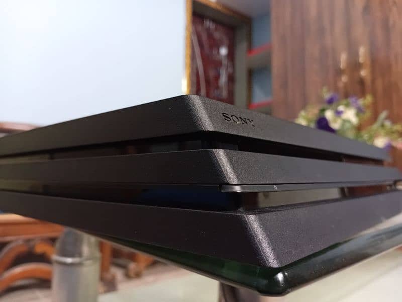 SONY PS4 PRO 1TB ( like a brand new ) 2