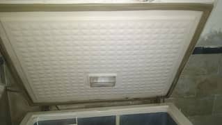 Iam selling My Dawlance Deep Freezer