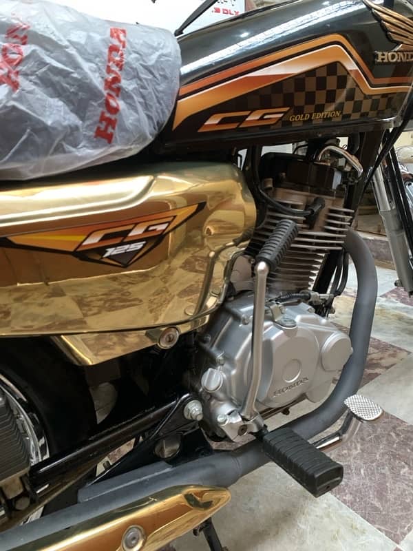 Honda CG 125 Special Gold Edition 2024 1