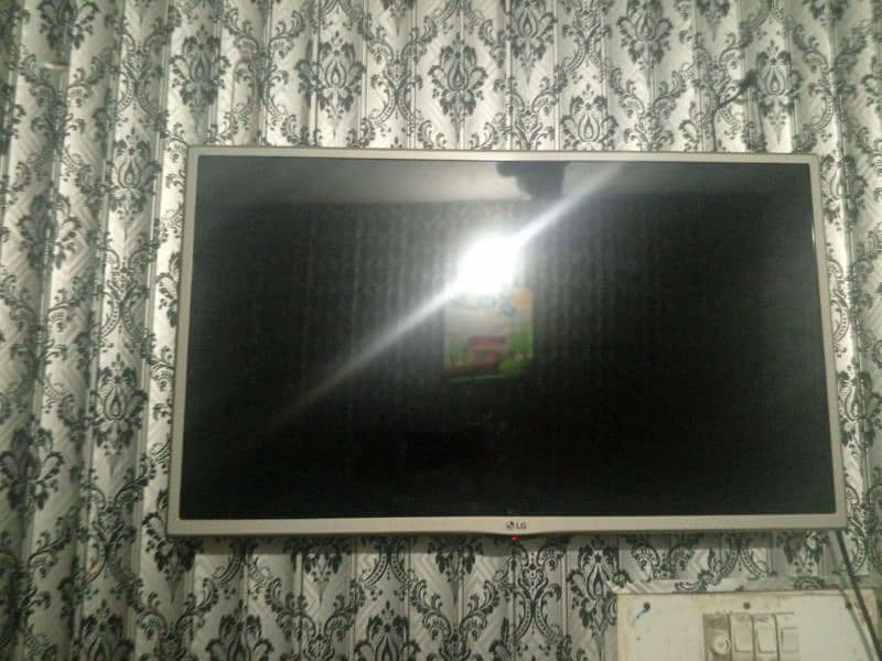 LG Simple Led Tv 3