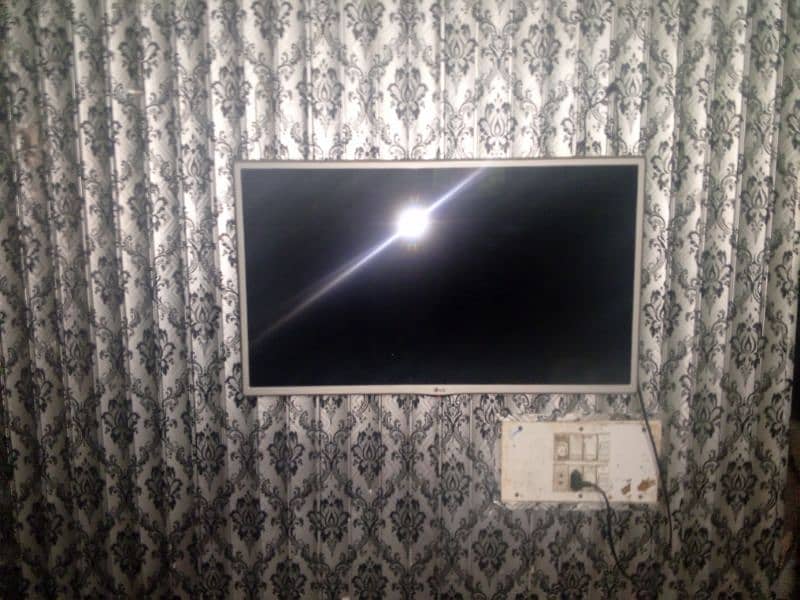 LG Simple Led Tv 9