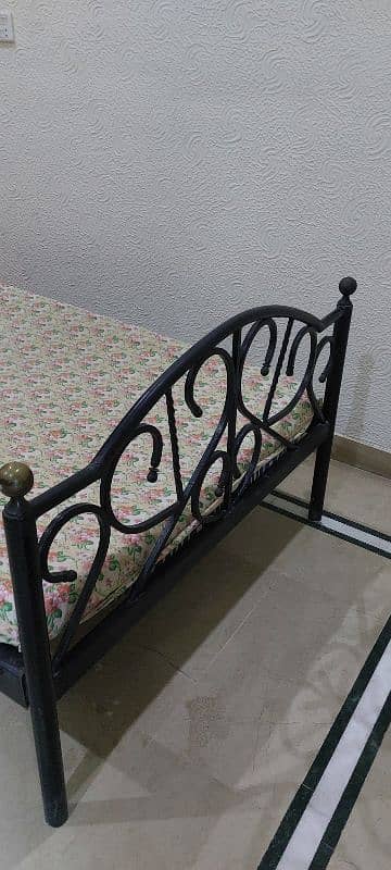 2 Wrought Iron bed For sale 2