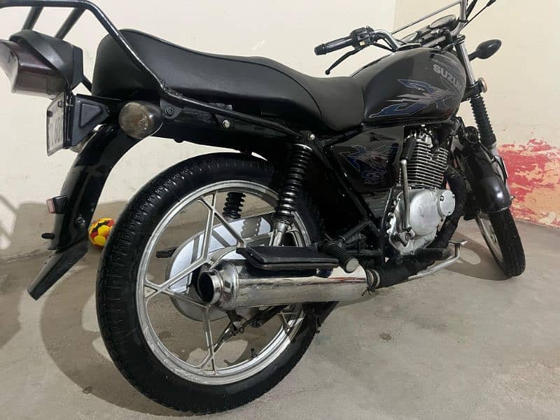 Suzuki 150 se 9