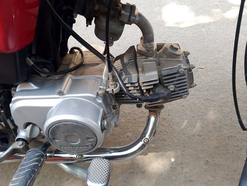 HONDA  BIKE BRAND NEW CONDITION FIRST OWNER 4