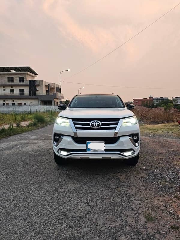 Toyota Fortuner 2.7 VVTi 0