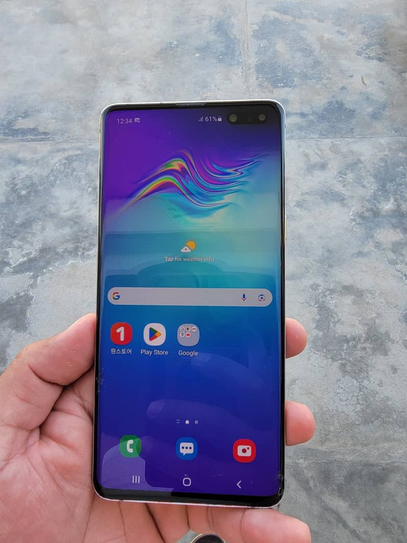 galaxy s10 plus 5g  8gb and 256gb 4