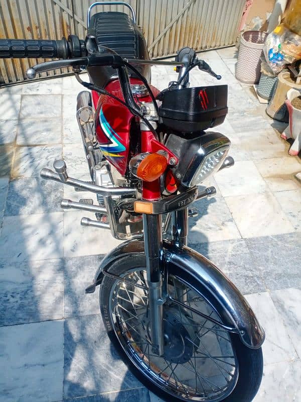 Honda 125 cc bike 0