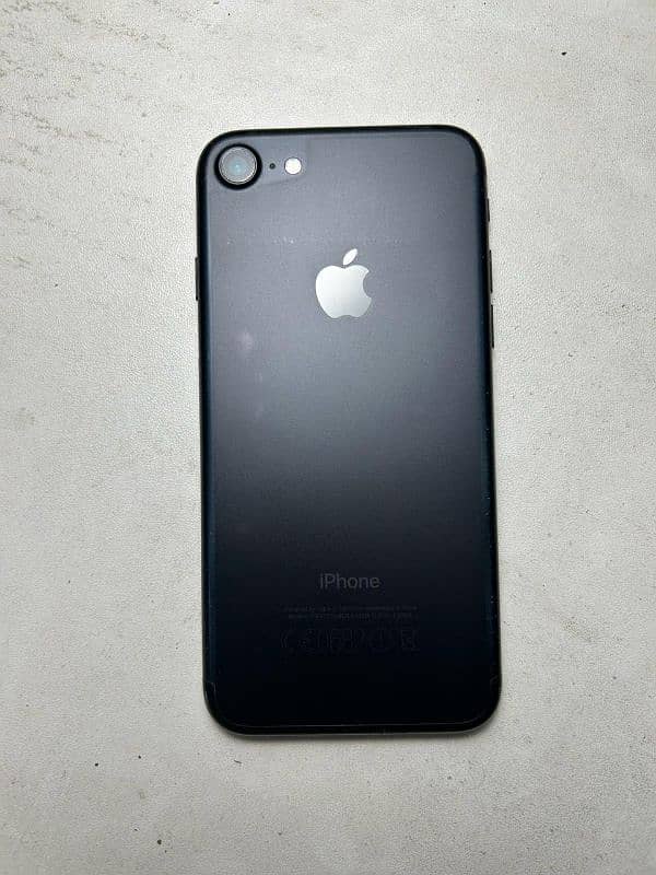 iPhone 7 | 32GB - 10/9 Condition with Box Charger 7