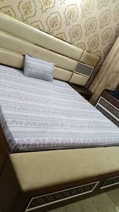 Bed divider dressing