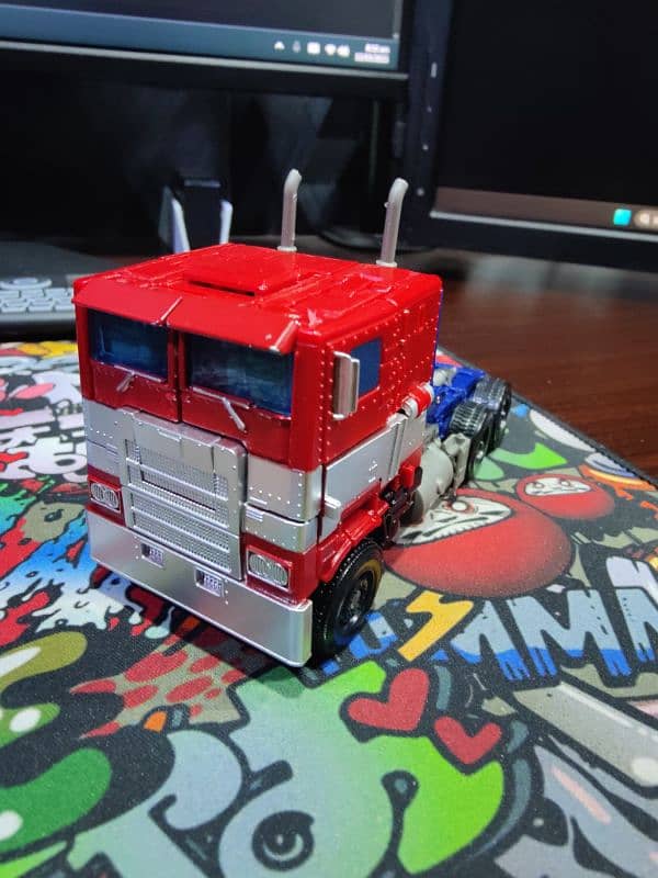 Optimus Prime Red Edition 3