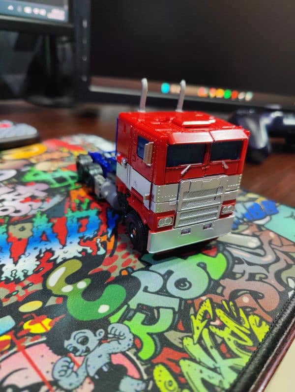 Optimus Prime Red Edition 4