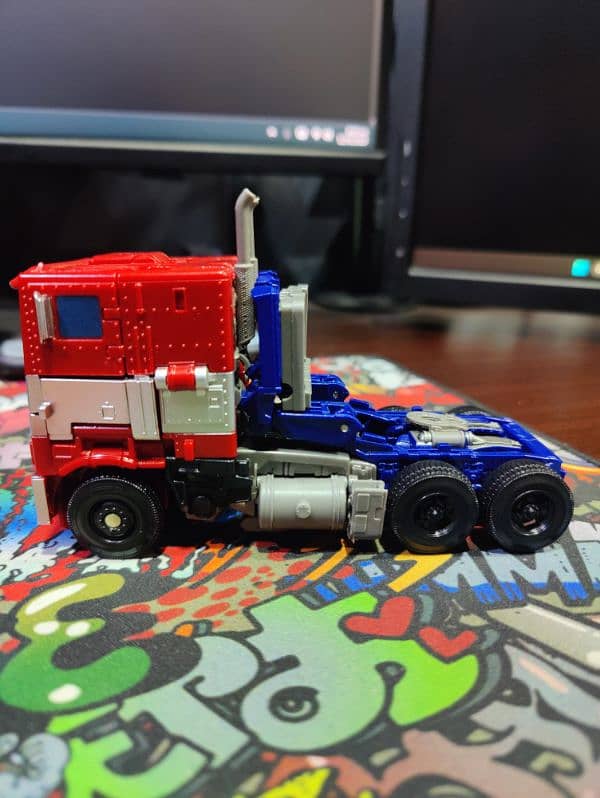 Optimus Prime Red Edition 5