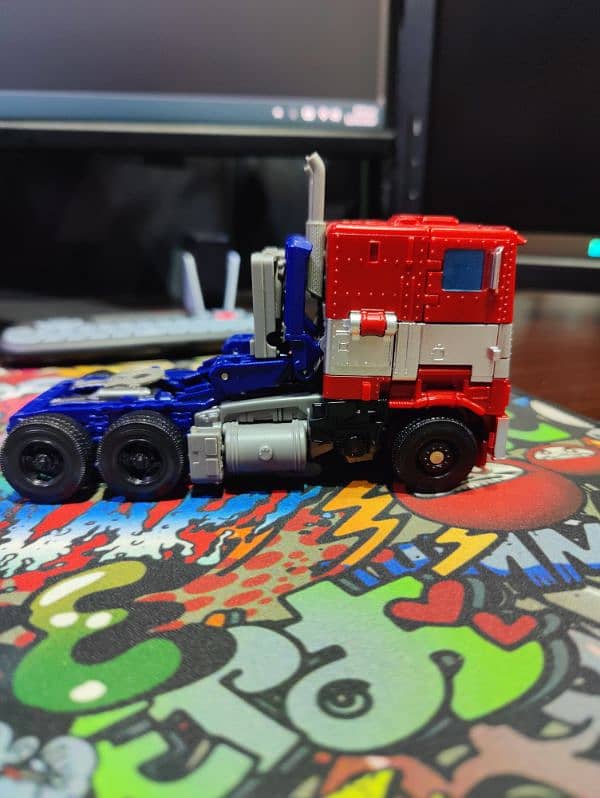 Optimus Prime Red Edition 6