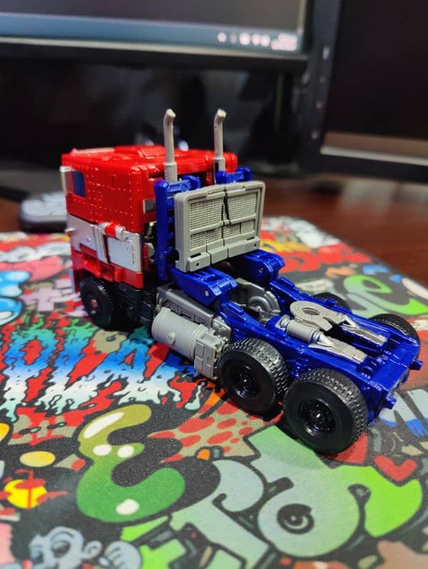 Optimus Prime Red Edition 7