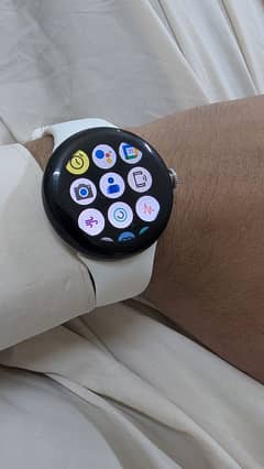 Google smart watch new condition 10 / 10