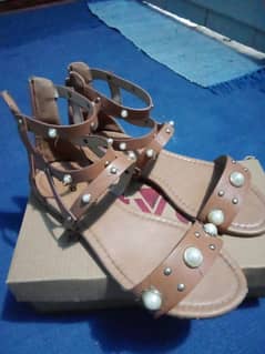 Ankle high strappy flat sandals by Stylo