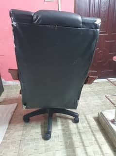 Comfortable Executive Office Chair