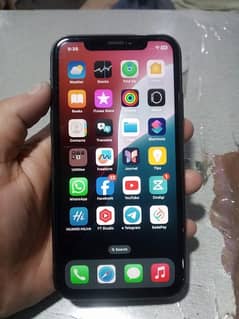 iphone XR 64gb jv 10/10 condition