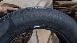 195/65 R15 seamtyre