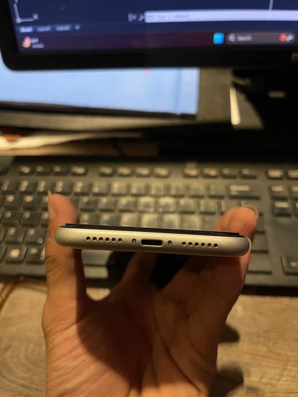 iPhone XR 64gb PTA Approved Waterpack 1