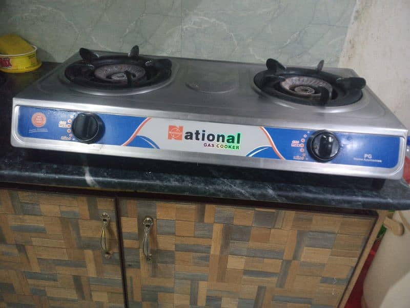 Kitchen stove with lighter 4