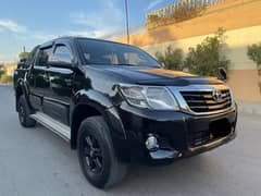 Toyota Hilux 2013 Vigo Champ top of the line All orginal Condition