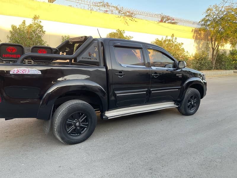 Toyota Hilux 2013 Vigo Champ top of the line All orginal Condition 7