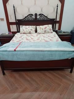 Solid Wood Bed , Designer Bed, King Size, Almost New, With Mattress