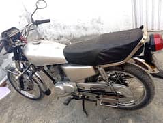 Honda CG125. Model 2009. Sialkot number. 10/10 condition. one hand use