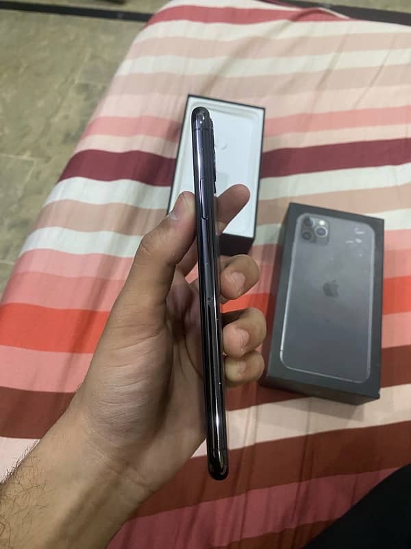 iphone 11 pro max aprooved 5