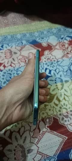 redmi note 11 with all ASSEORISE 6/128 one hand use