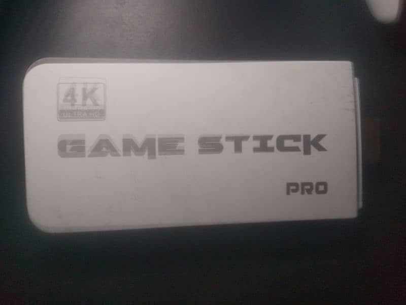 GAME STICK PRO 4K ULTRA WITH 1 CONTROLLER 1