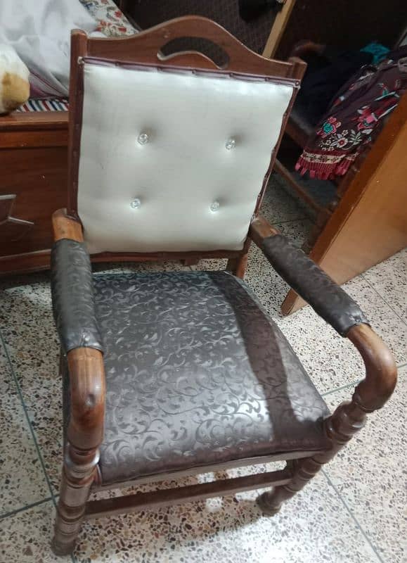 used furniture showcase almari for sale 2