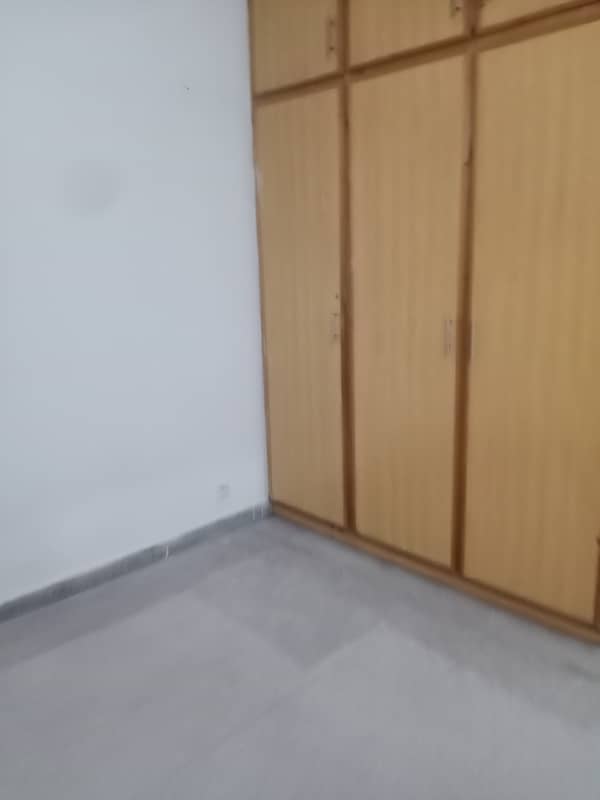 2 bedroom Apartment Available For Rent In G11 3